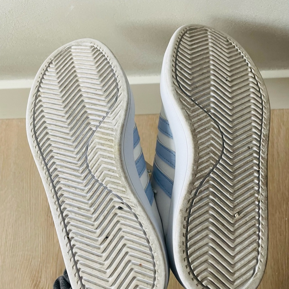 Adidas Classic Cloud Foam Baby Blue and White Leather Sneakers. - Picture 4 of 7